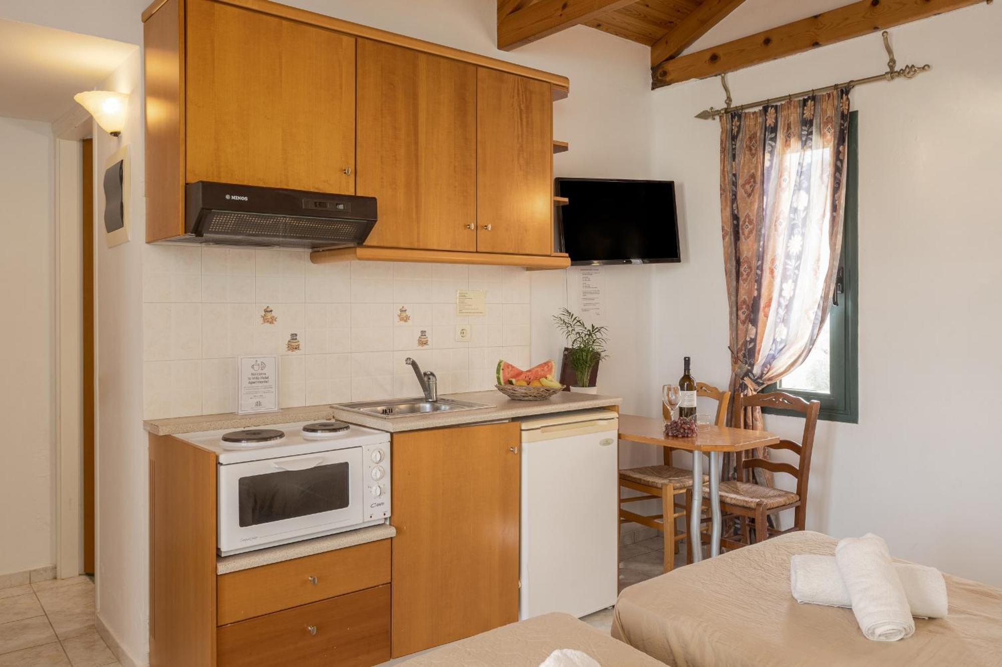 Irida Aparthotel Malia Bagian luar foto