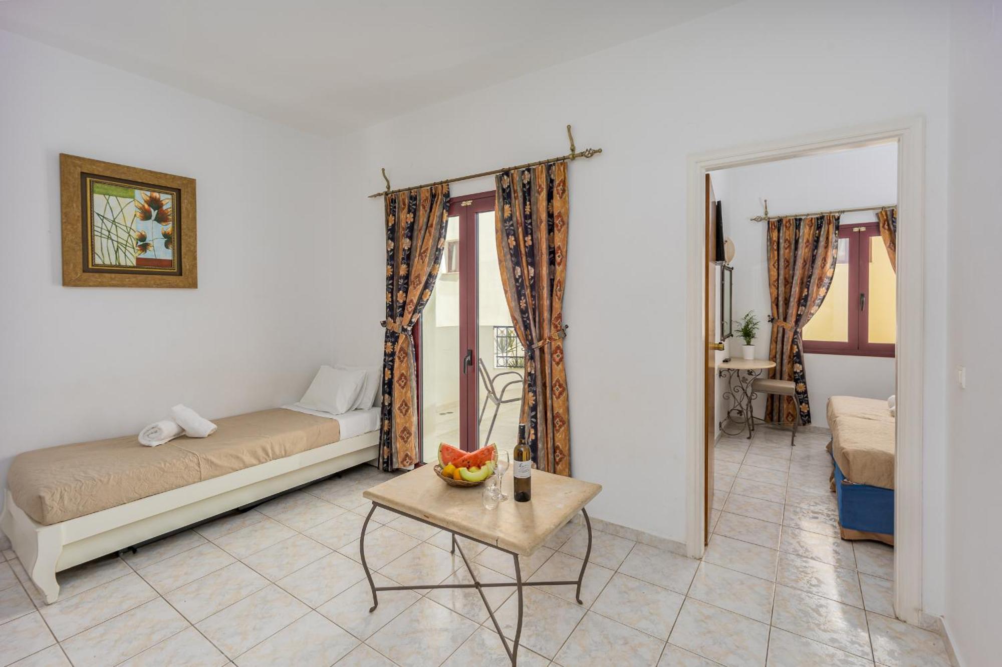 Irida Aparthotel Malia Bagian luar foto